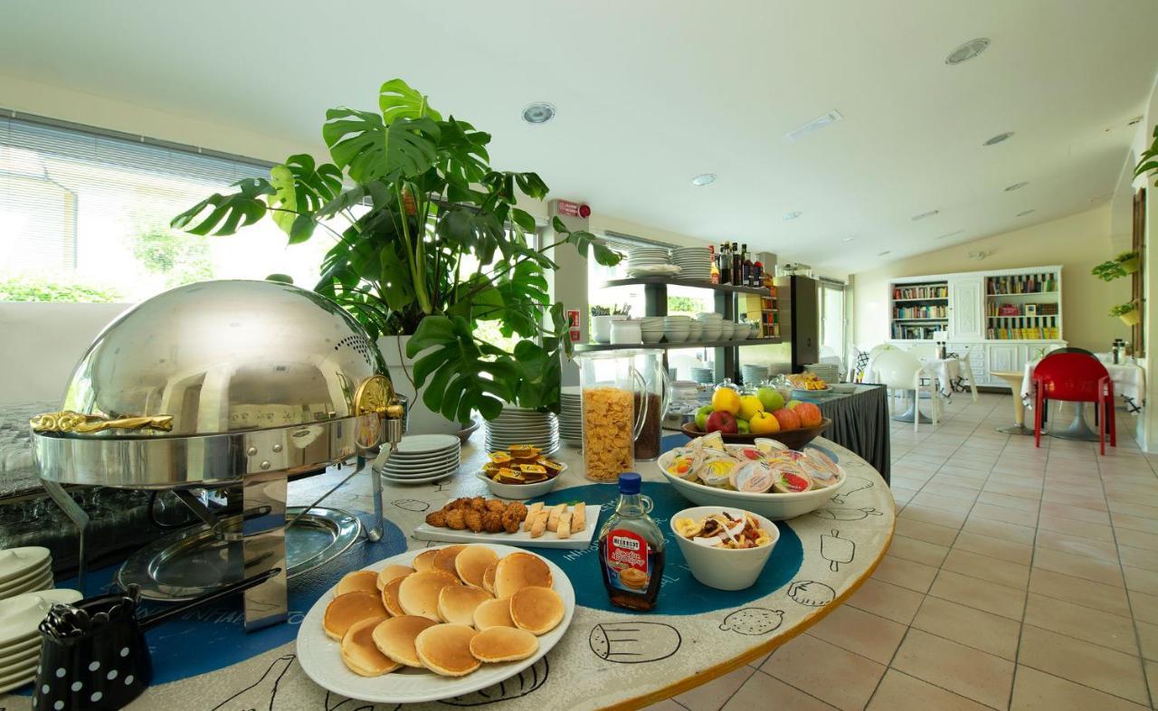 Nice Hotel Bibione Buitenkant foto