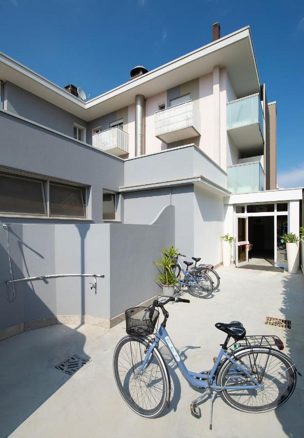 Nice Hotel Bibione Buitenkant foto