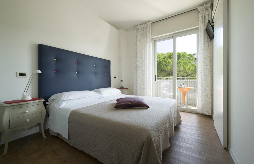 Nice Hotel Bibione Buitenkant foto