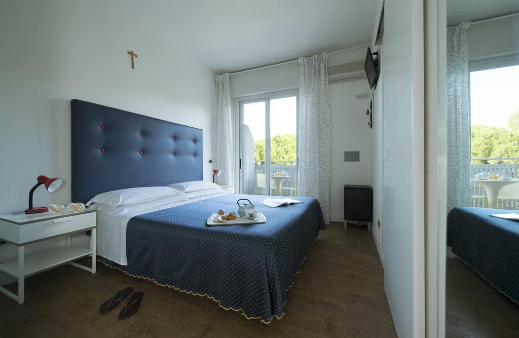 Nice Hotel Bibione Buitenkant foto