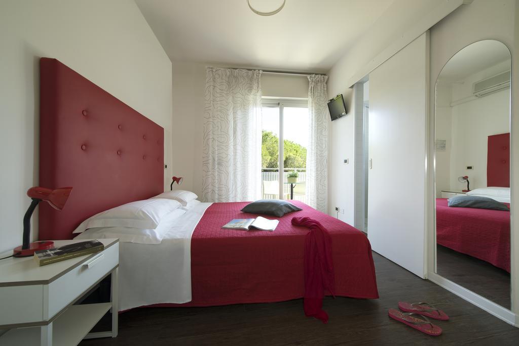 Nice Hotel Bibione Buitenkant foto