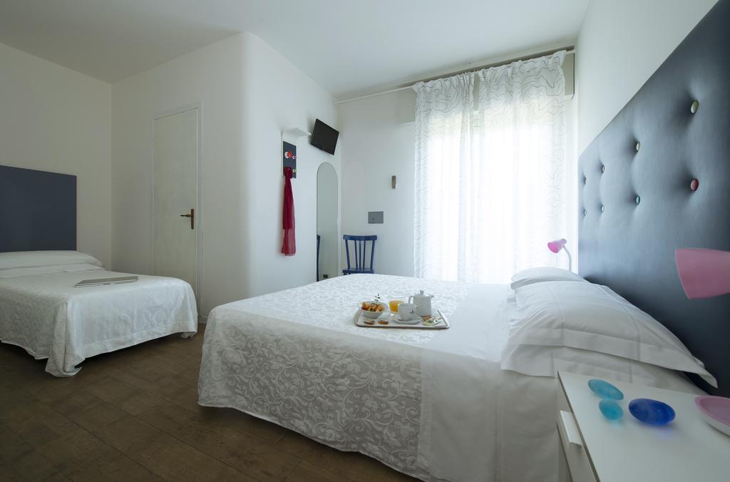 Nice Hotel Bibione Buitenkant foto
