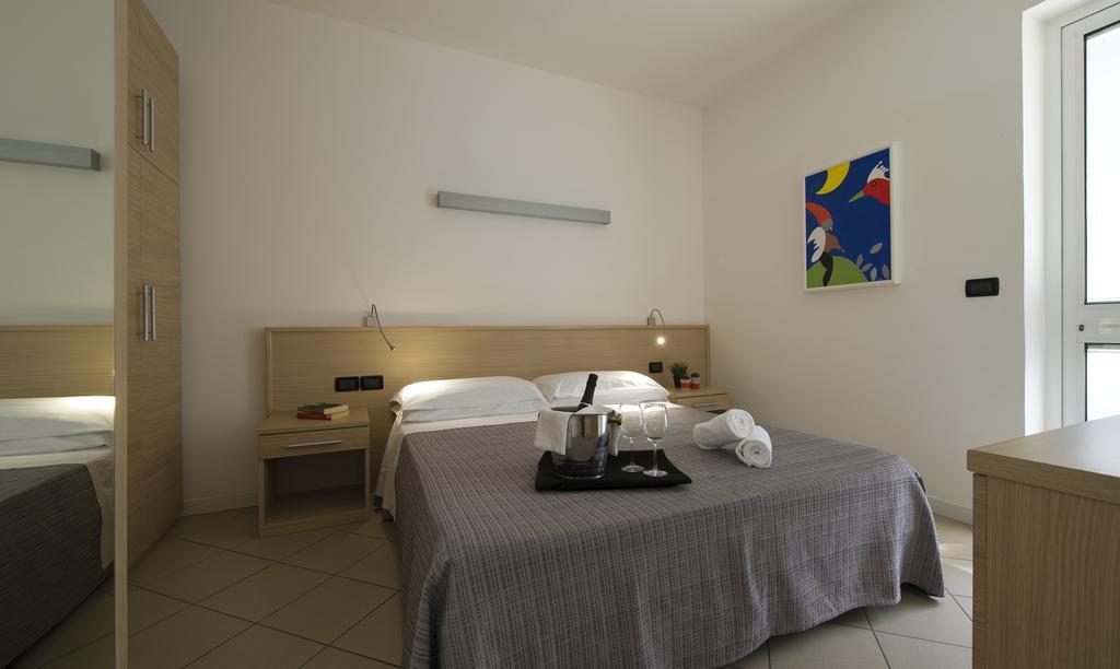 Nice Hotel Bibione Buitenkant foto