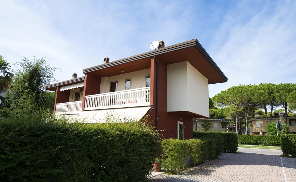 Nice Hotel Bibione Buitenkant foto