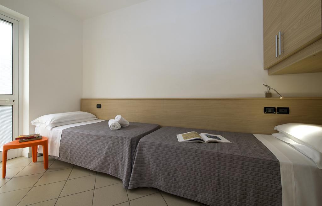 Nice Hotel Bibione Buitenkant foto