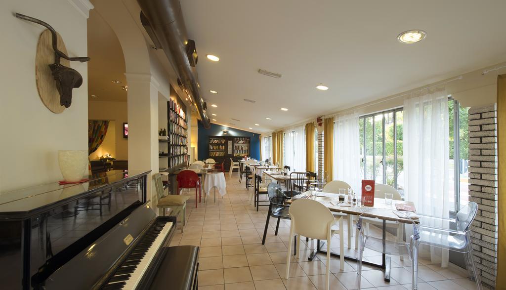 Nice Hotel Bibione Buitenkant foto