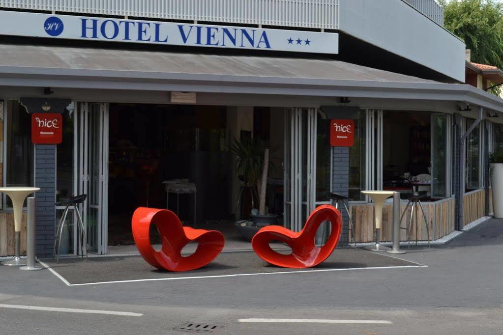 Nice Hotel Bibione Buitenkant foto