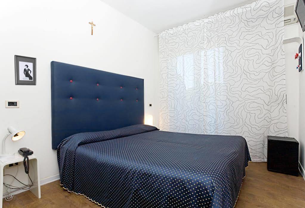 Nice Hotel Bibione Buitenkant foto
