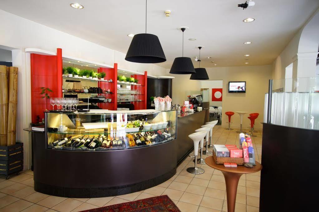 Nice Hotel Bibione Buitenkant foto