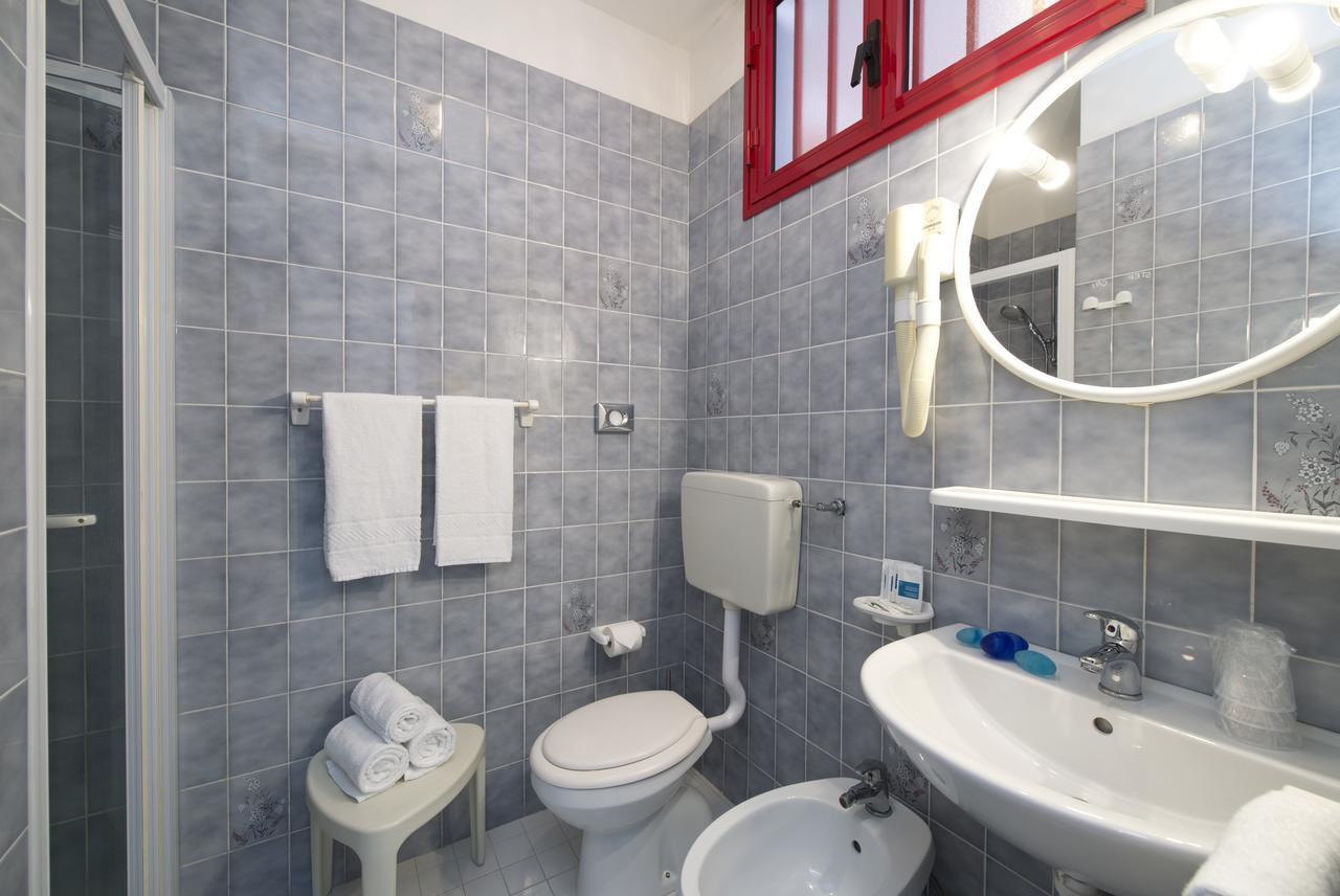 Nice Hotel Bibione Buitenkant foto